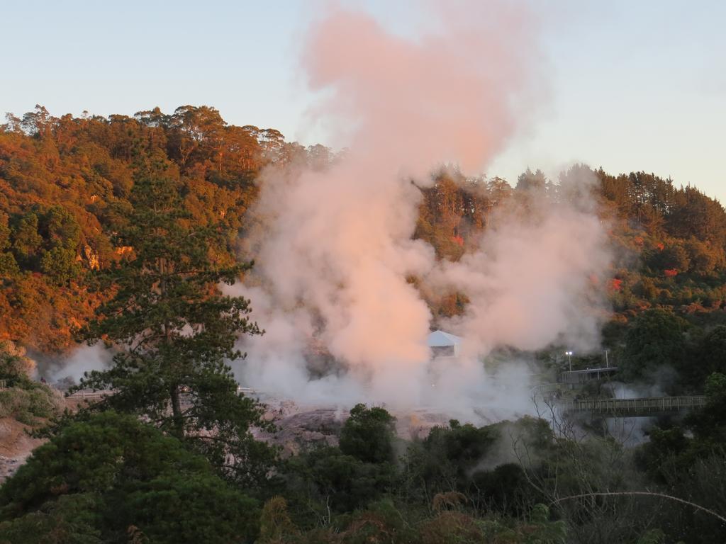 Pohutu Lodge Motel Rotorua Exteriér fotografie